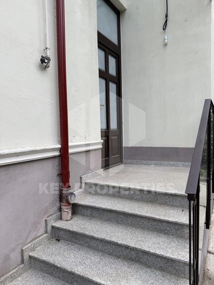 Piata Romana, mansarda boema, finisaje in linii simple si elegante
