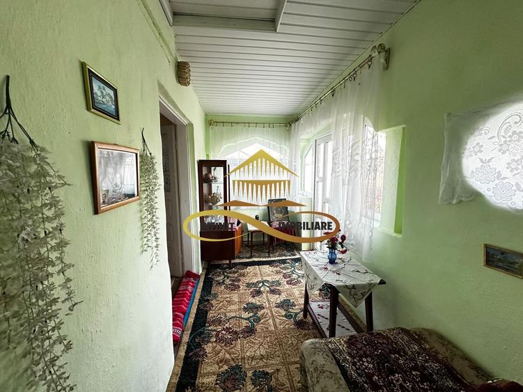 Casa batraneasca din caramida de vanzare si 4500 mp teren Negri Bacau