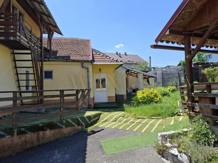 Casă spațioasă în Dej – 4 camere, teren 800 mp, foișor închis, lângă Toroc