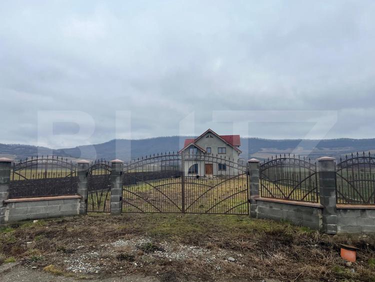 Casa Individuala, 230 mp, 2900 mp teren, 15 km de Bistrita 2900 mp teren