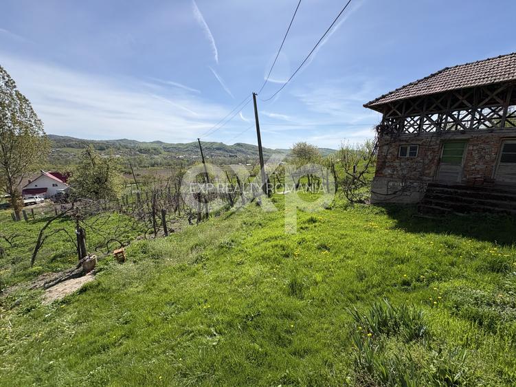 14.613 mp teren | Casă la roșu și 2 case tradiționale | 1,5 km de A1 Tigveni - 3
