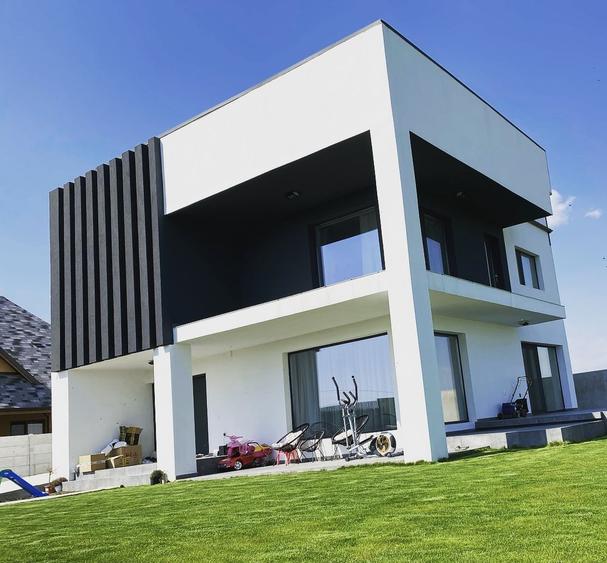 Casă Modernă 5 Camere | Panouri Solare 15kW | Teren Generos 780mp | Acces Rapid