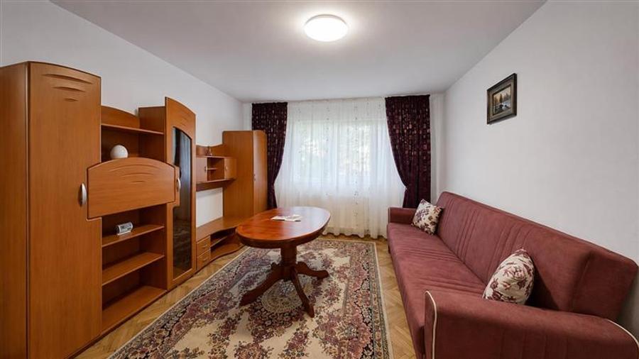 Apartament 2 camere, recent renovat, parter, loc parcare, zona Garii, Brasov