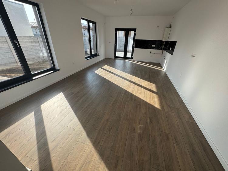 Casa MEDITERANA Tunari, 100m2 suprafata, curte 400m2, 0% comision