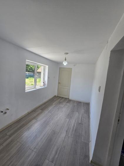 Vând casă în Petrila județul Hunedoara