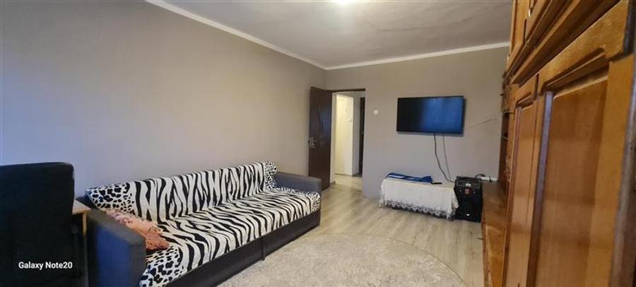 DOUA CAMERE ETAJ 1 ARADUL NOU