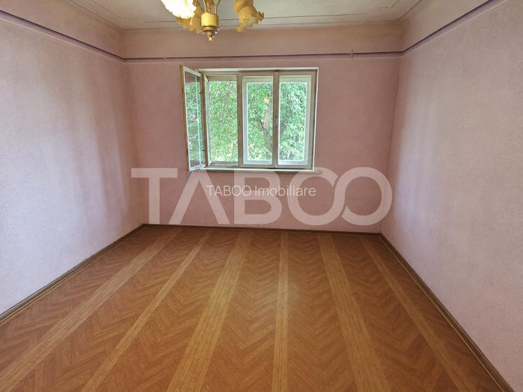 Casa individuala cu 3 camere in zona Lupeni din Sibiu - 2