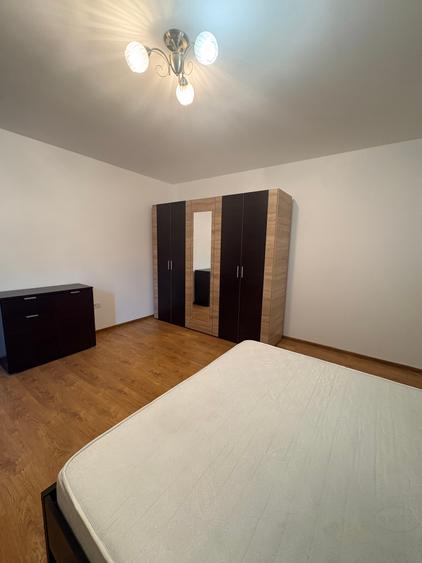 Apartament in vila, etaj 1, total 4 camere cu 120 mp, 3 bai, 2 parcari