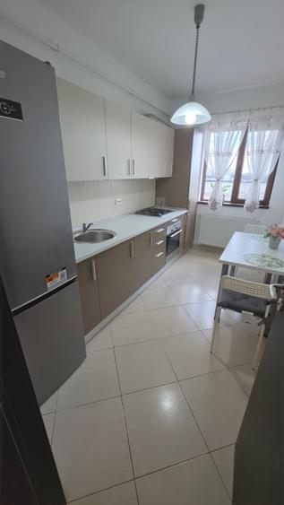 Inchiriere apartament decomandat 2 camere 60 mp.