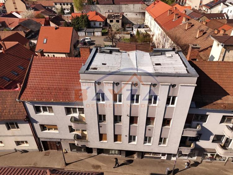 Apartament 3 camere, Centrul Vechi, Str. Teatrului, etaj 2/2, comision 0
