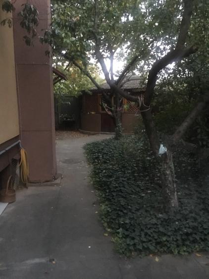 Vila cu 2 apartamente separate Prelungirea Ghencea/rezidențial/birouri