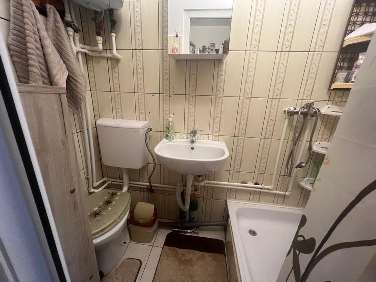 VAND GARSONIERA PORT ET 2 PRET 28.000 EURO - 6