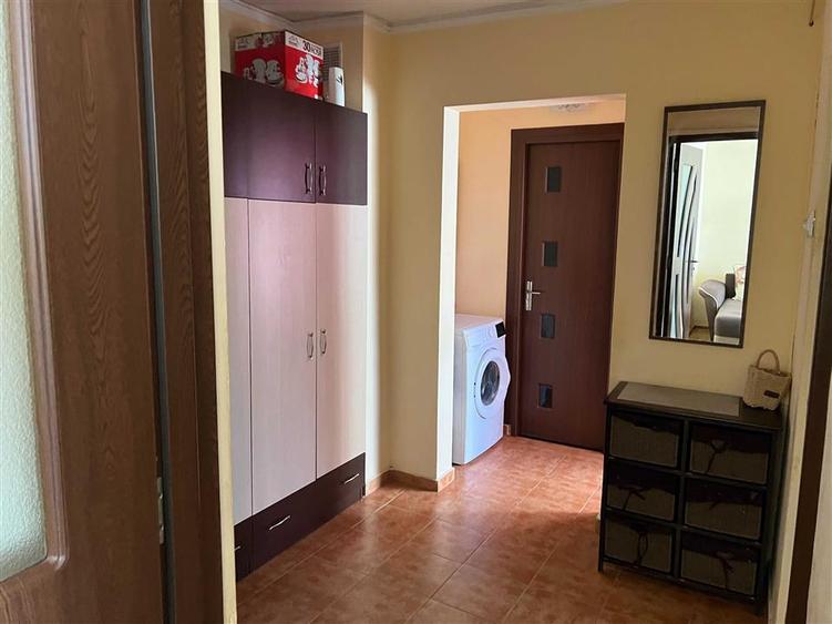 Inchiriez apartament 2 camere Nicolina 1