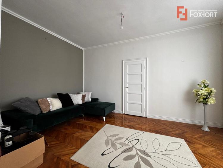 194 mp apartament de lux + 195 mp curte individuala, zona Centrala, Arad