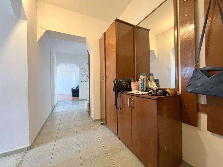 Apartament 4 camere, decomandat, 89 mp – Complex Studențesc