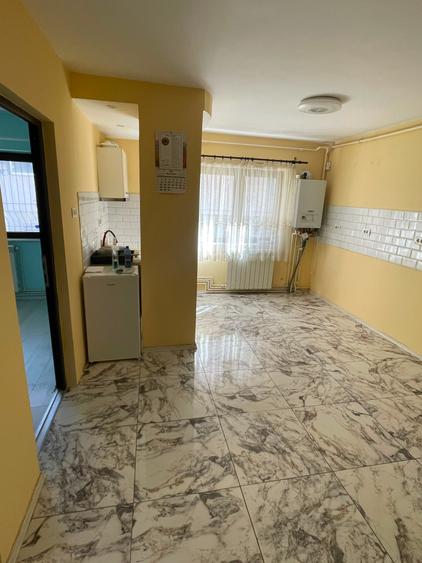 2 camere decomandat Renovat -Far - parter