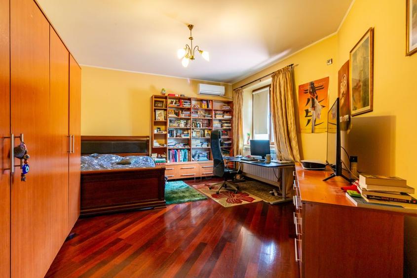 Casă de vânzare | PIPERA/ Teren 3300mp