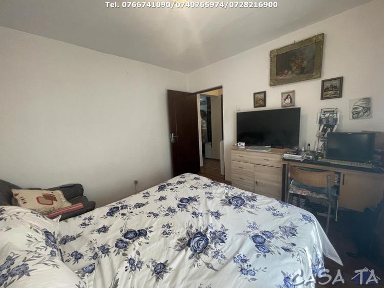 Apartament 3 Camere, Etaj 4, Strada Aleea Teilor
