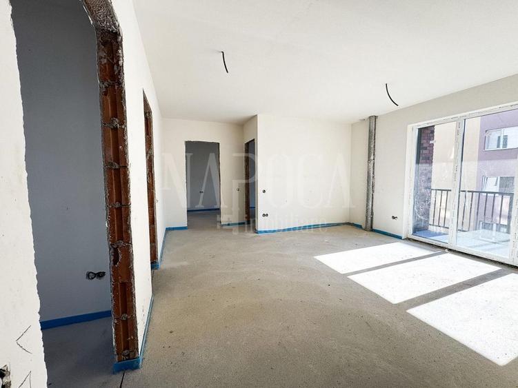 Apartament 3 camere de vanzare in Floresti