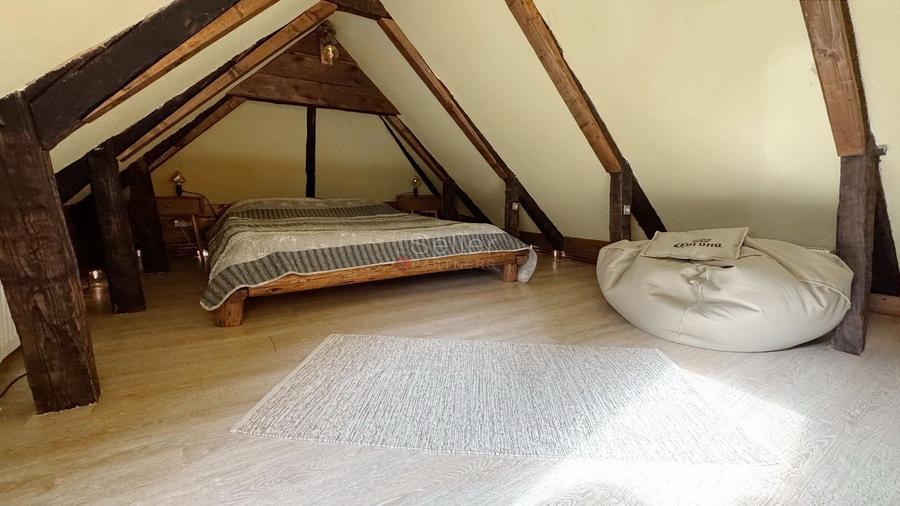 Investitie in Centrul Istoric: Apartament cu Pivnita/Crama (Optional)
