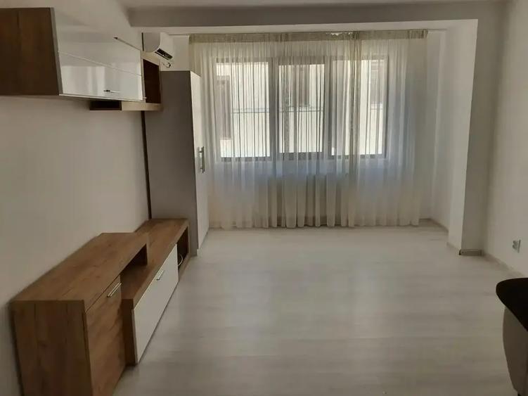 Apartament 3 camere Metrou 1 Decembrie loc parcare inclus in pret