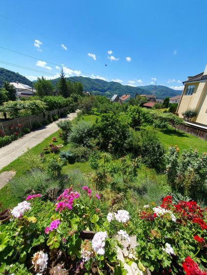 Vila + teren de vânzare cu priveliște panoramică – vis a vis de statuia Ursulet