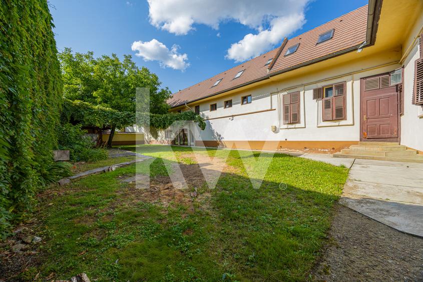 Casa saseasca, 2500 mp teren, 2 fronturi stradale – Cristian – 0% comision