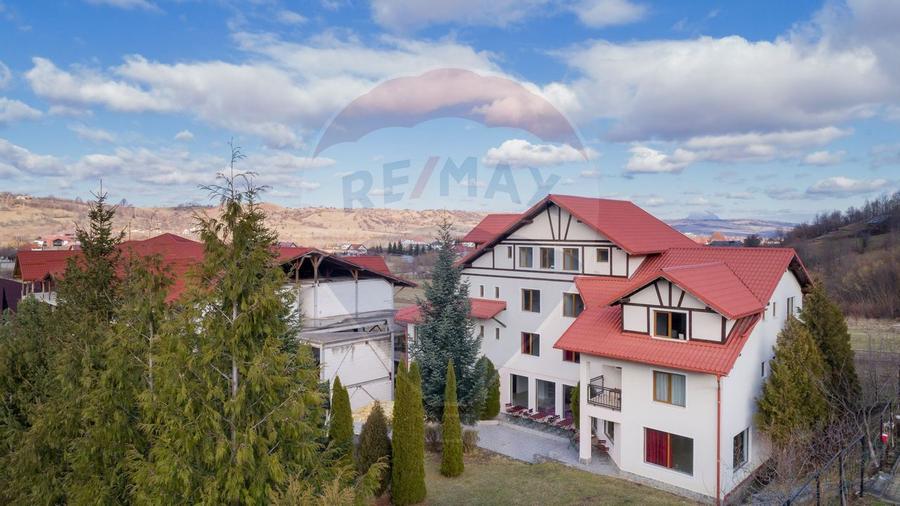 Complex turistic + restaurant la intrare Bran – 47 camere 11.627 mp