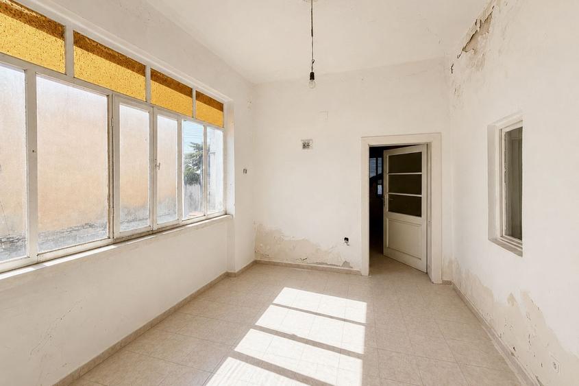 Casă din cărămidă, 6 camere, zona Pârneava, str. Eftimie Murgu