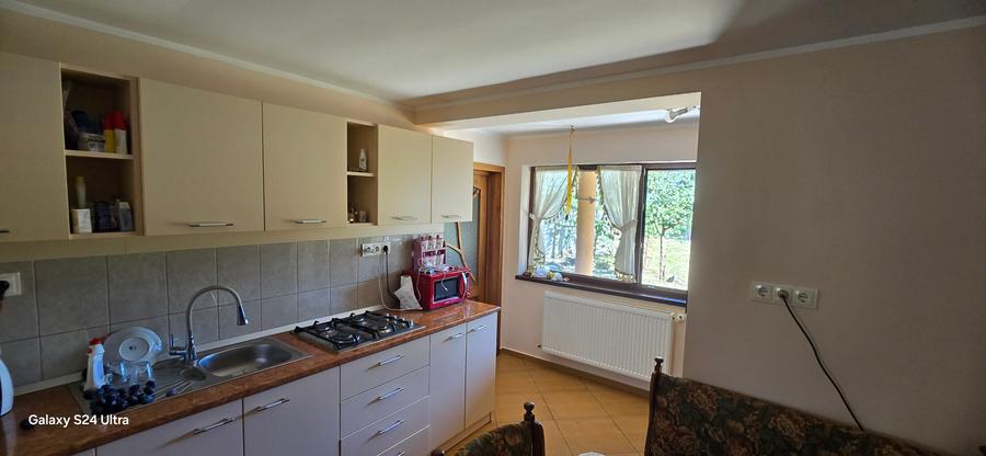 Casa cu etaj si 3552mp teren la Zaicesti