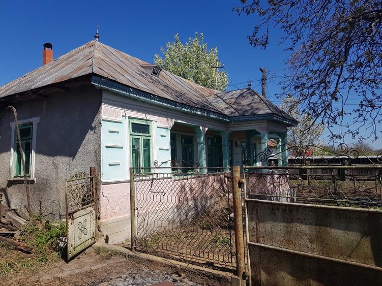Proprietar vând casă în Com. Valea-Seacă(Sascut), jud. Bacău