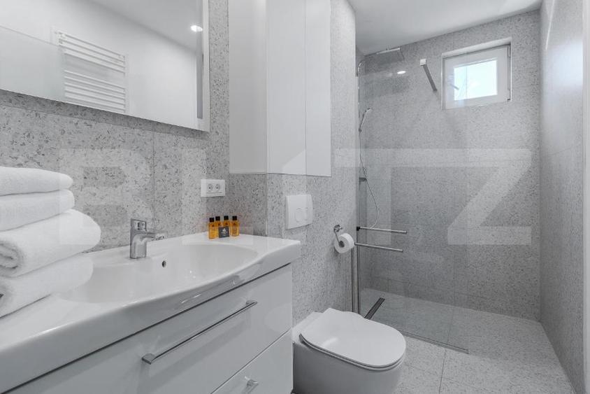 Apartament modern cu 3 camere, central, etaj 1
