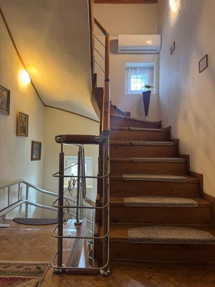 Vanzare vila situata pe malul Lacului Snagov, gradina si piscina, teren 1520 mp,