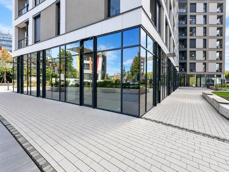 Spațiu comercial pretabil pentru diverse activitati: Servicii/ Horeca - Central