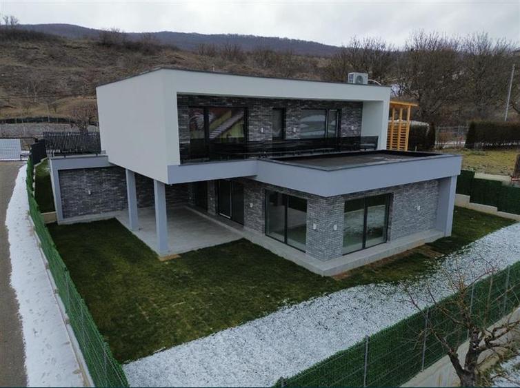 Casa Individuală,129 mp utili,teren 583 mp, situata in Baciu!