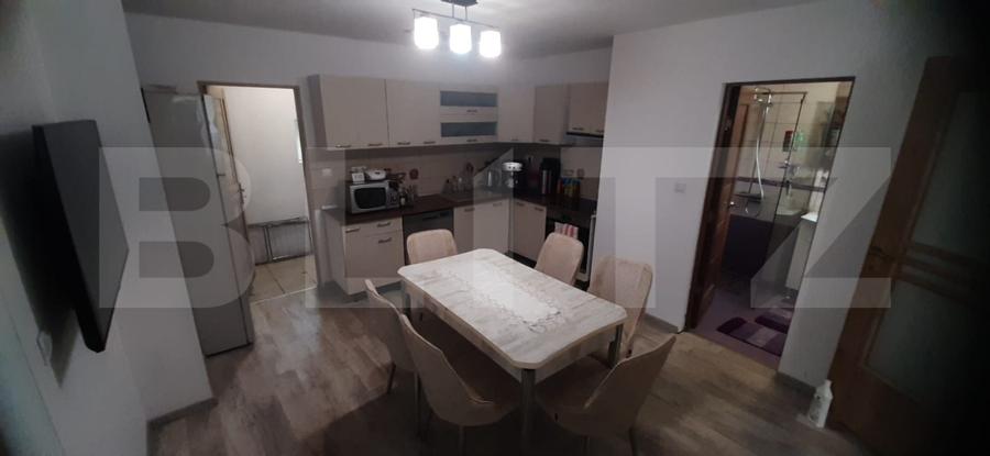 Apartament de vanzare, la casa, cu 2 camere si garaj 66 mp zona Lazaret
