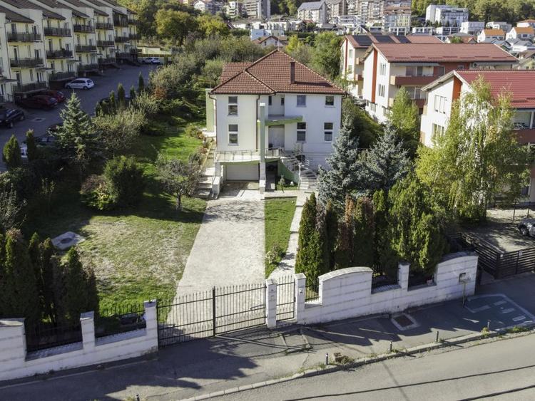 Repozitionare pret - Vila cu teren generos de 2151 mp strada Campului