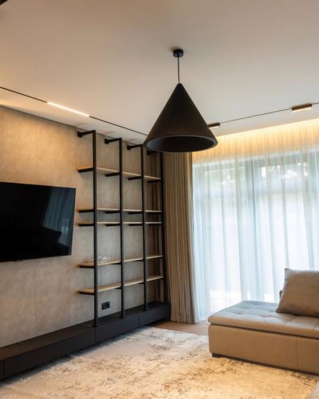 Casă de vânzare cu design contemporan și dotări premium