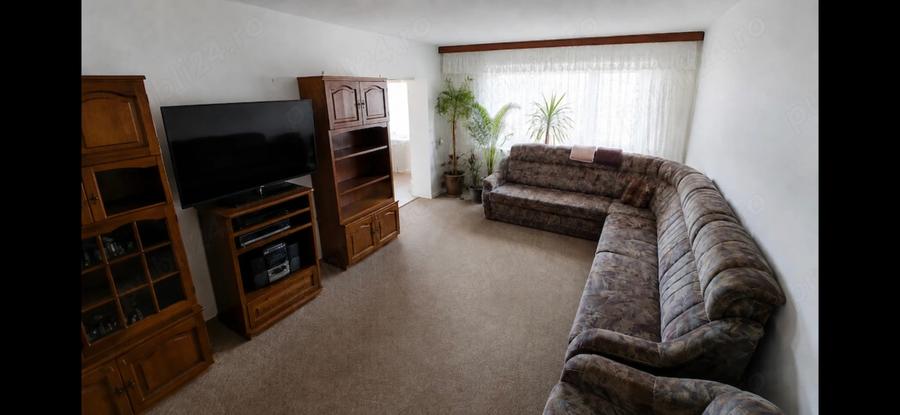 APARTAMENT DE VÂNZARE CU 4 CAMERE IN ZONA MILITARI-GORJULUI
