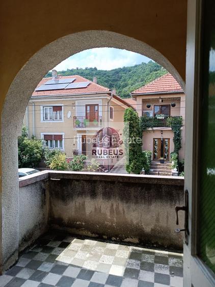 Casă solidă în Orșova, S+P+E, 220 mp, teren 284 mp - 22