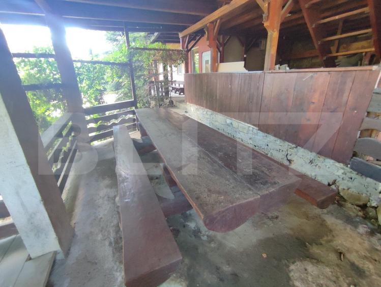 Pensiune 12 camere, 1500 mp teren, Sucevita