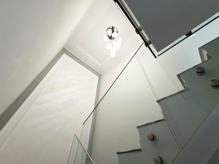 Cumpăna -Vilă nouă P+1 cu 4 camere-Complet mobilată și utilată-Design modern