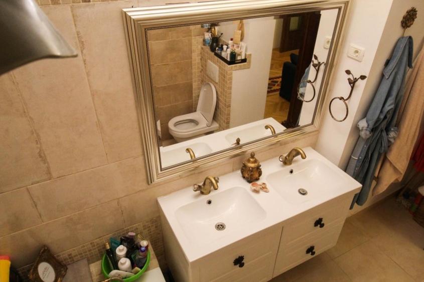 Londra etj 1- cu 2 balcoane in vila P+2- Apartament in vila