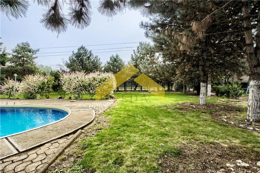 Casa pe colt cu teren de 2464 mp in ZONA MICALACA