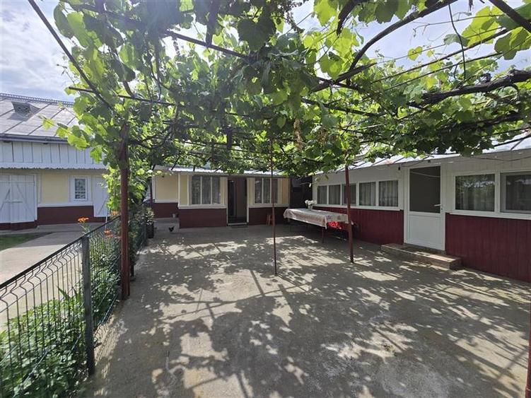 Proprietate de vanzare in Sat Izvoare, com. Bahna, judetul Neamt