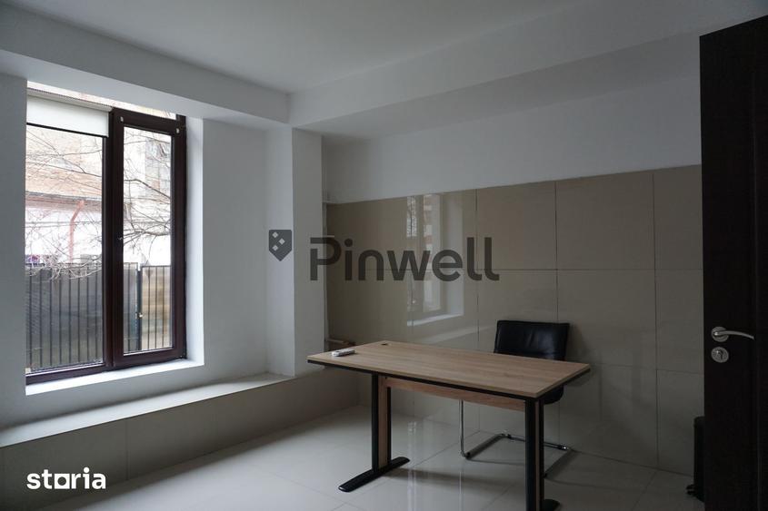 Vila de inchiriat consolidata in Piata Victoriei cu parcare