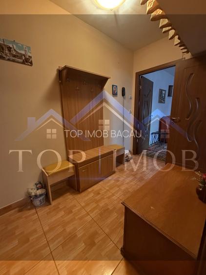 2 camere la etajul 3, centrala, termopan, izolat, zona Milcov