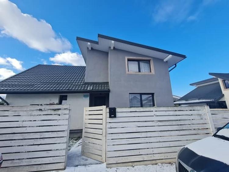 Casă 4 dormitoare + garaj | Panouri fotovoltaice | Izvor