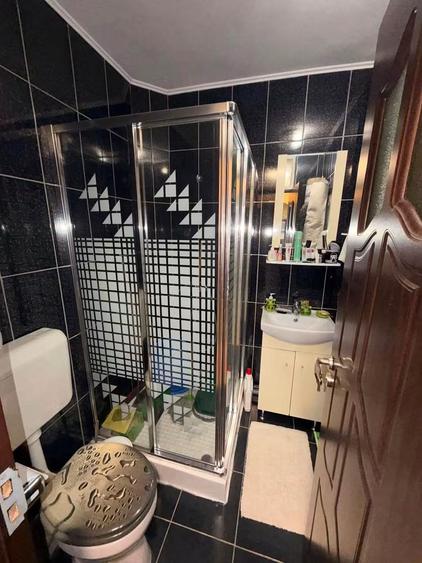 Apartament 4 camere, 2 grupuri sanitare, zona Crângași, 6 minute de metrou