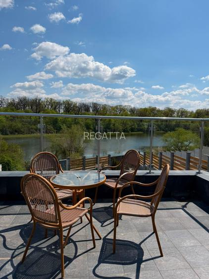 VILA ELEGANTA CU PISCINA INCALZITA SI IESIRE LA LAC - 13